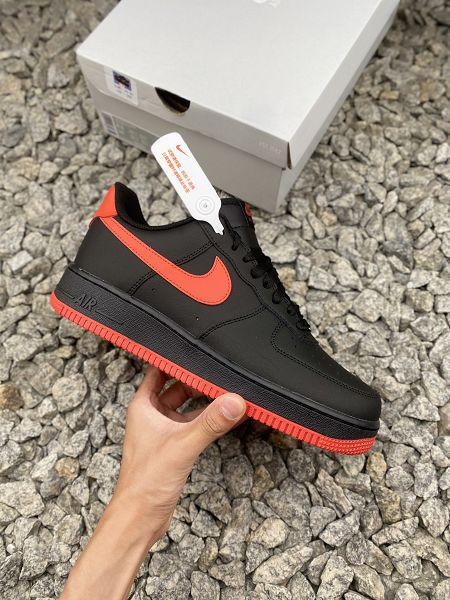 Nike Air Force 1 Low 2024最新男女生黑紅色空軍一號低幫運動休閒板鞋