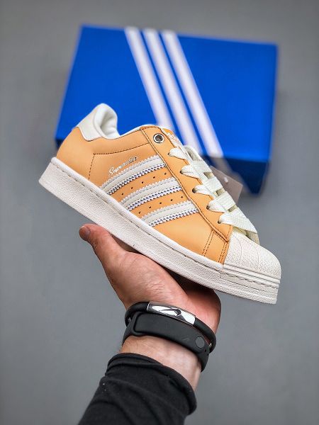 Adidas Originals Superstar 2024新款女鞋 貝殼頭休閒板鞋