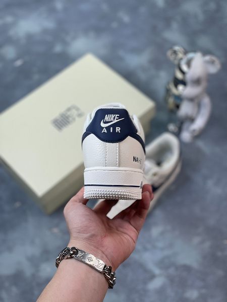 Nike Air Force 1 Low 40年 2024全新男女款米深藍低幫休閒板鞋 