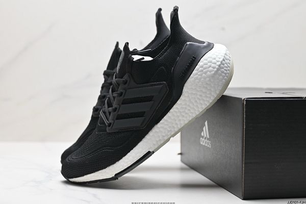 adidas Ultra Boost 2021」BlackWhite UB2021版7.0 襪套式針織鞋面休閒運動慢跑鞋 2024新款男女鞋