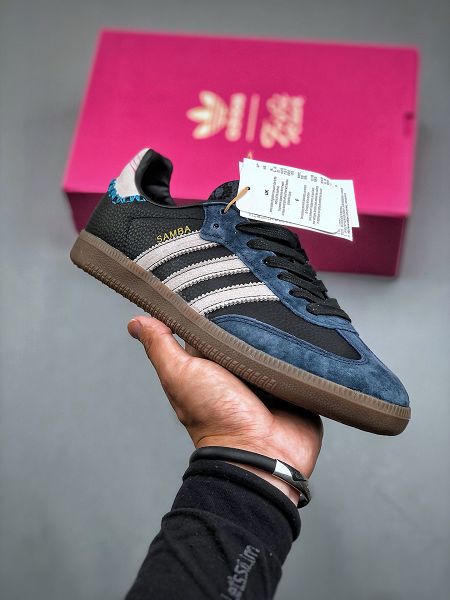 Adidas Originals Samba OGChinese New Year 2024最新情侶款桑巴舞系列低幫休閒運動板鞋 龍年黑灰藍色