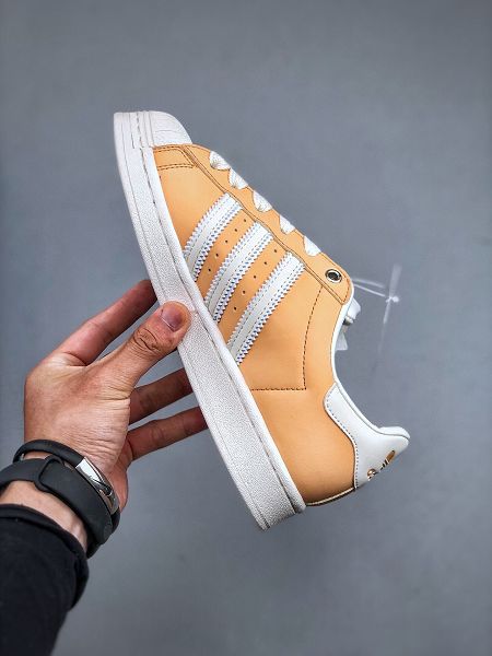 Adidas Originals Superstar 2024新款女鞋 貝殼頭休閒板鞋